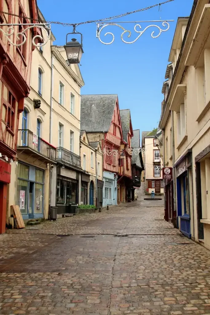 rue commerçante de laval